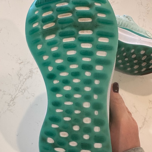 Nike Light Green Athletic Sneakers with Red Swoosh - Picture 3 of 5